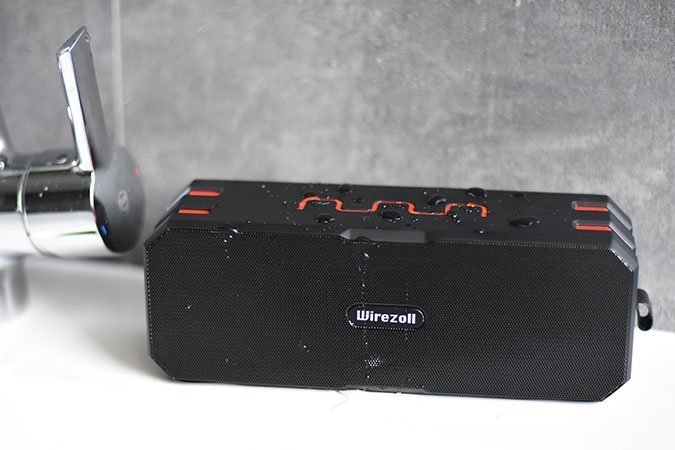 Durch den IP67 Schutzgrad ist der Lautsprecher gegen Wasser und Staub geschützt.