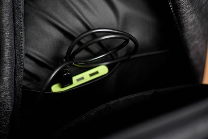 Ihre Powerbank befindet sich sicher verpackt im inneren Ihres Rucksacks.