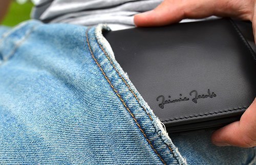 Flap Boy passt perfekt in die Hosentasche