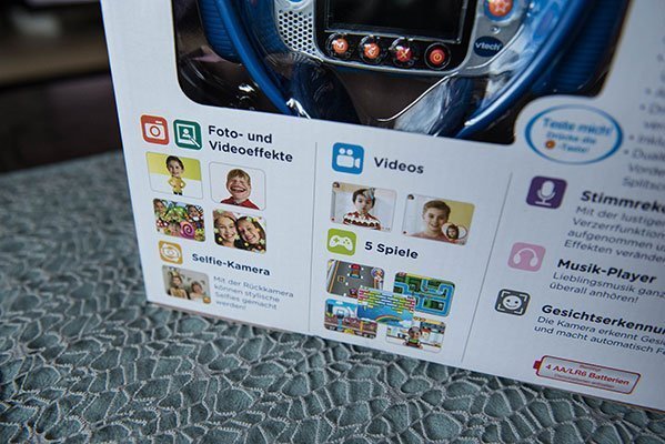 Über zwei Kameras, 5 Spiele, einen Musik- und einen Video-Player darf sich der Beschenkte freuen.