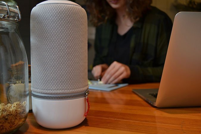 Radio hören, mit Freunden draußen unterwegs sein oder eine kleine Feier zu Hause: Der Libratone ZIPP Mini bietet für alle Gelegenheiten den optimalen Sound.