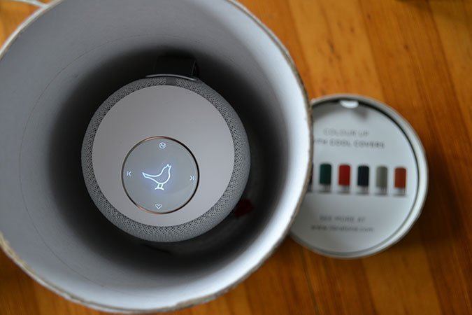 Über das Bedienfeld lassen sich Songs skippen, mehrere Libratone -Boxen verbinden oder die Lieblings-Radiosender durchgehen.