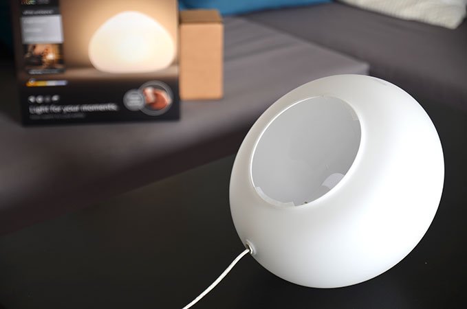 An der scharfen Unterseite hat Philips Anti-Rutsch Gummis angebracht