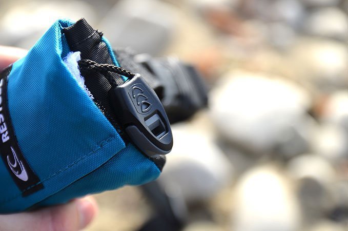 Restube classic mit schriller Pfeife für den Notfall im Wasser