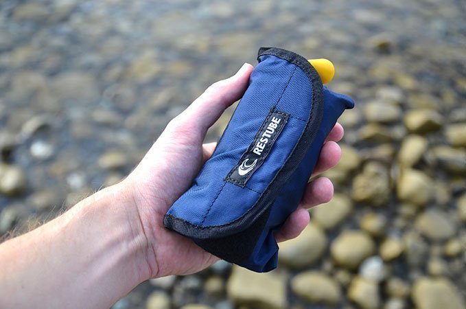 So kompakt liegt Restube in der Hand – kleiner und leichter geht es kaum