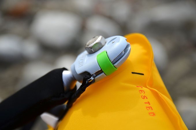 Die grüne Sicherung ist nun angelegt und zeigt dem Nutzer, dass die eingedrehte Patrone noch voll ist