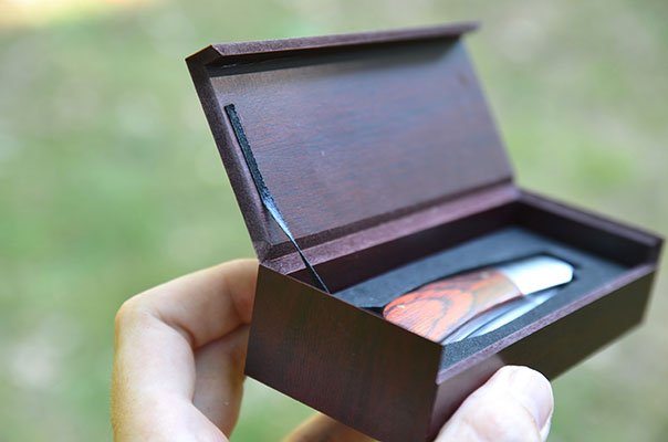 Schicke Holzboxfür edlen Auftritt