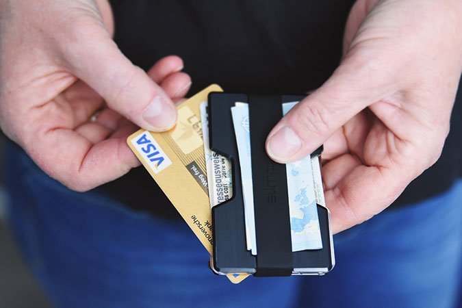 das Herausziehen der Karten braucht etwas Fingerspitzengefühl