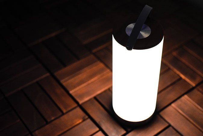 Selbst in der Nacht hält Sie, was Sie verspricht. Bei angenehmem Licht lässt sich gern ein Abend mit Freunden verbringen.