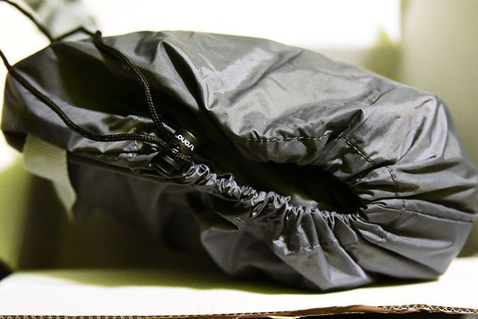 Der Aufbewahrungsbeutel lässt sich ganz leicht zuziehen